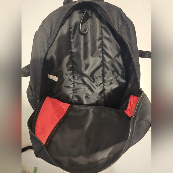 2 Backpacks - Picture 8 of 9